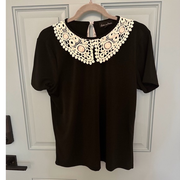alison andrews Tops - Alison Andrews Black Top Blouse Crochet Collar Minimalist Short Sleeve Medium M